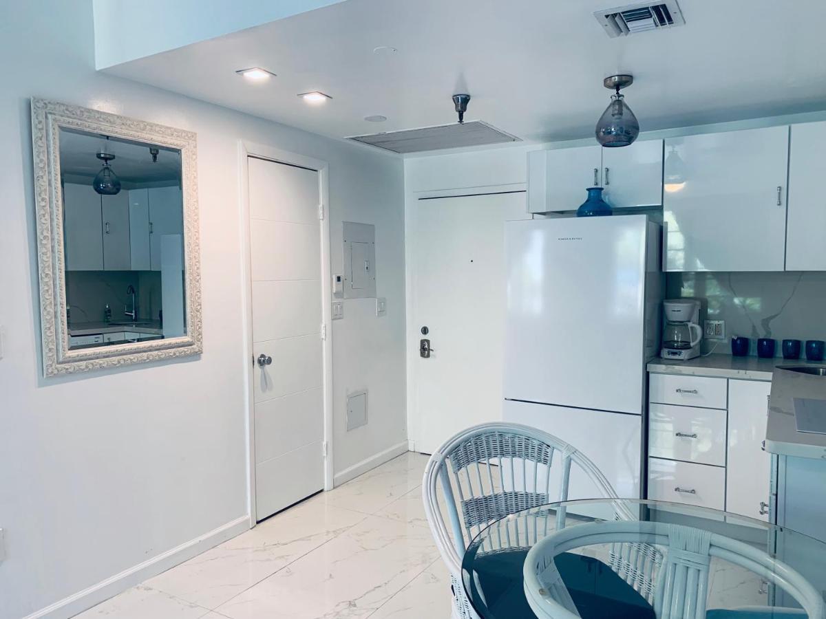 Luxury White Loft On Ocean Drive-south With A View Apartamento
